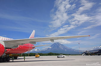 tours to Lake Azhabachye in Kamchatka