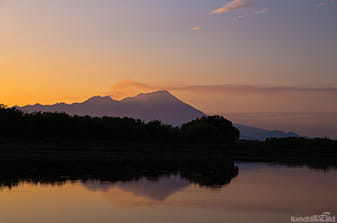 tours to Lake Azhabachye in Kamchatka