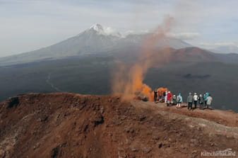 Lake Azhabachye in Kamchatka tours and excursions