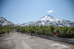 road to Vilyuchinsky Pass