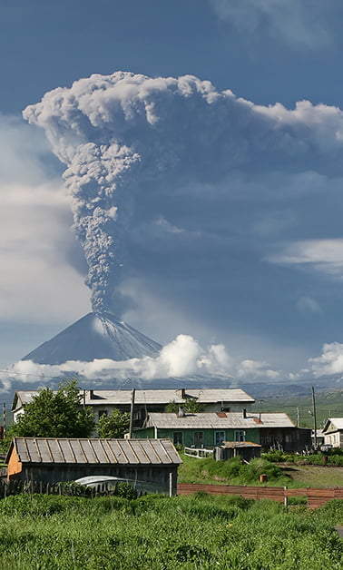 Tour to the Kliuchevskoi volcano in Kamchatka