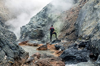 crater vapour emissions