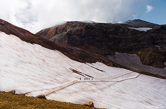 glacier trail into the crater