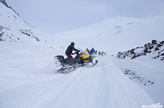 descent to the foot of the volcano