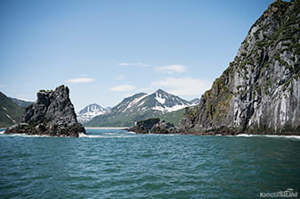 excursion to Russkaya Bay in Kamchatka