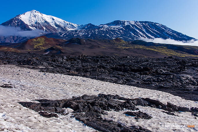 climbing Tolbachik volcano