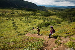 Descent into the valley to Tahkoloch Lake