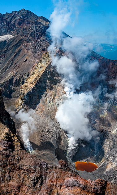 overflight of volcanoes in Kamchatka