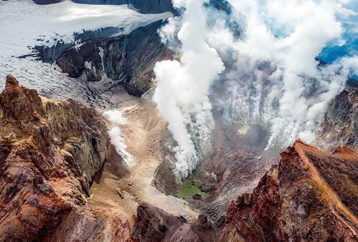 overflight of volcanoes in Kamchatka